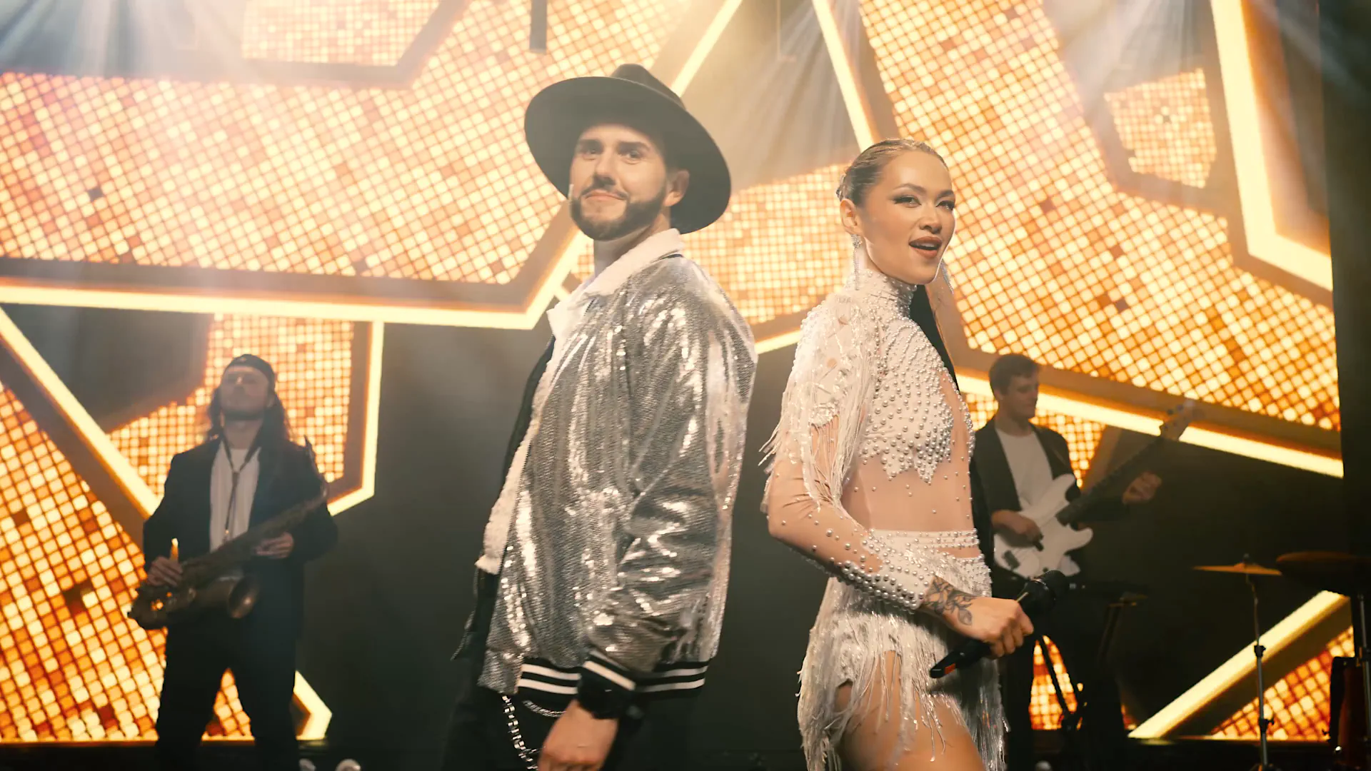 Zespół coverowy Night Control grający na żywo na evencie firmowym